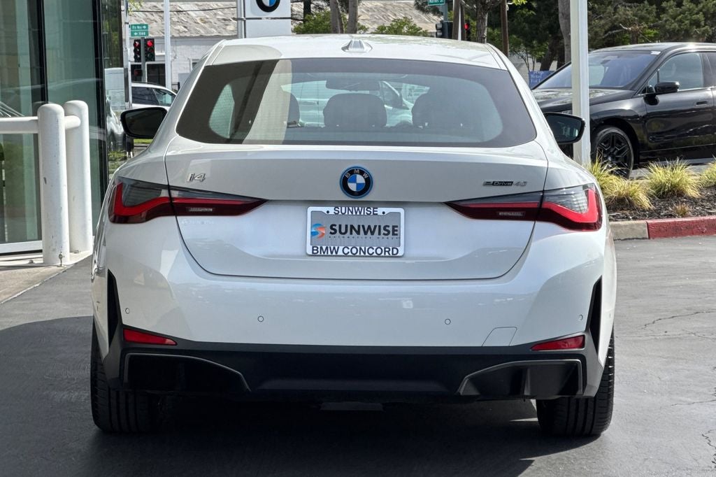 2025 BMW i4 eDrive40