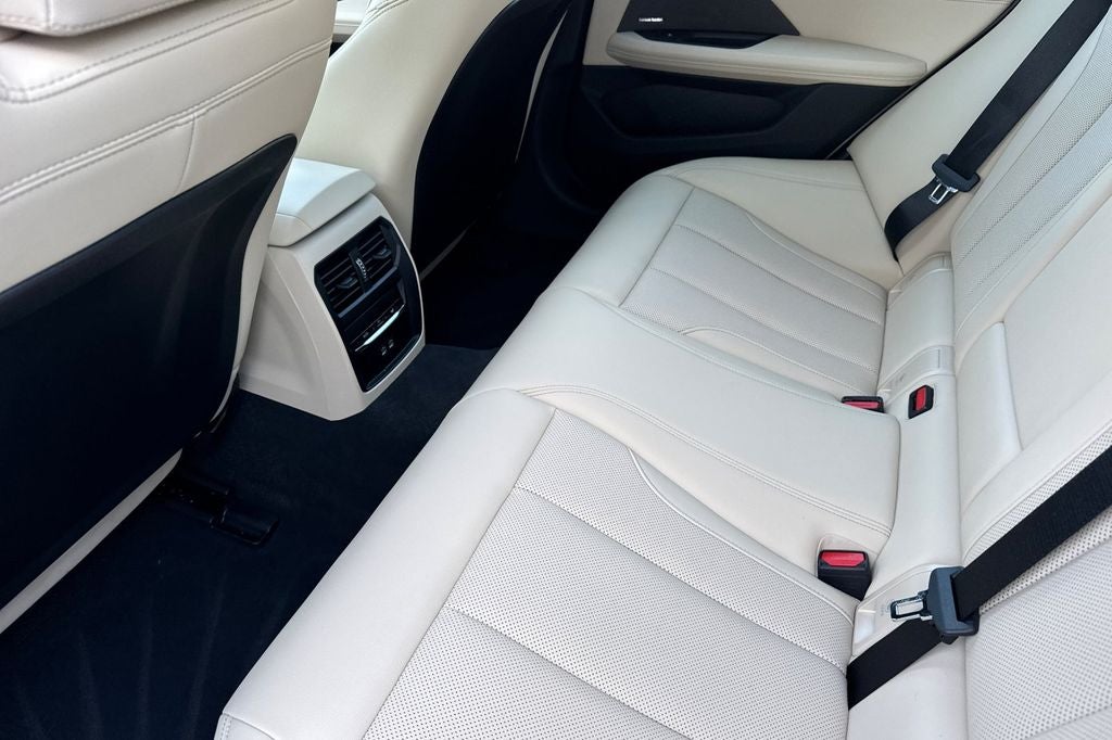 2025 BMW i4 eDrive40