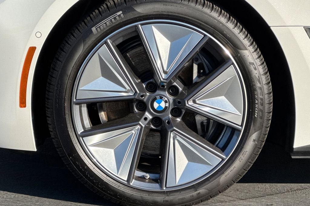 2025 BMW i4 eDrive40