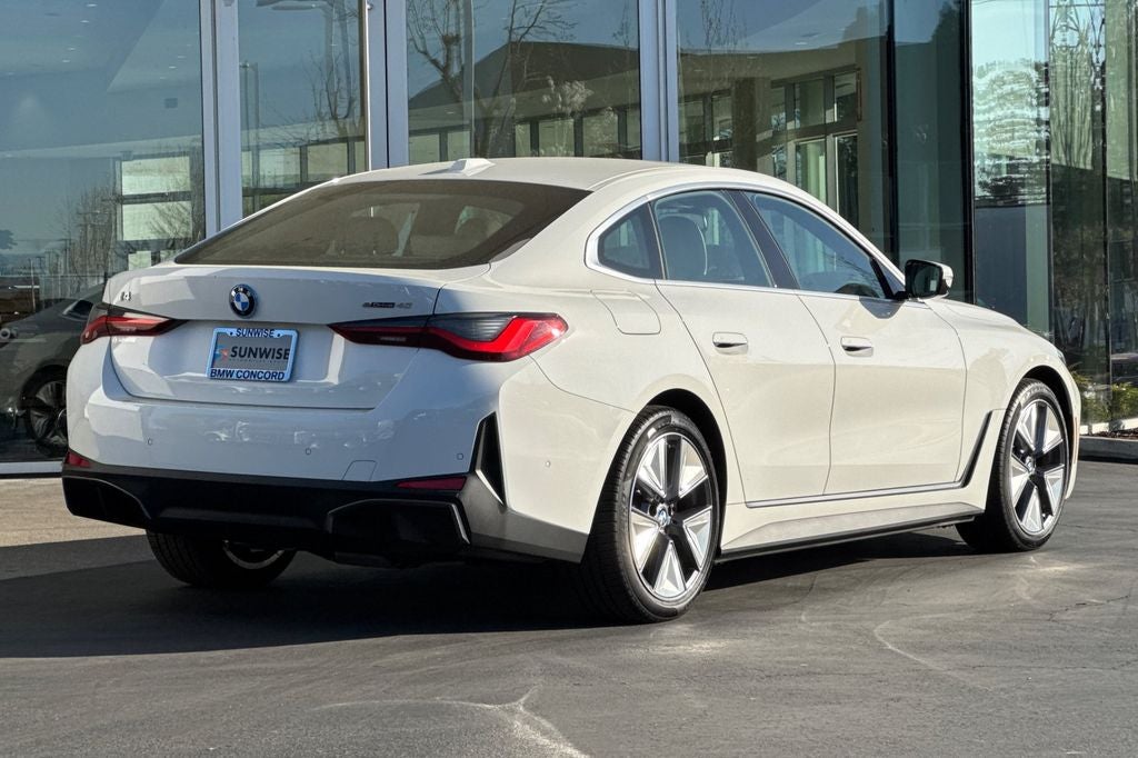 2025 BMW i4 eDrive40
