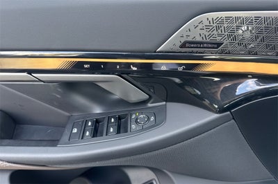 2025 BMW i5 eDrive40