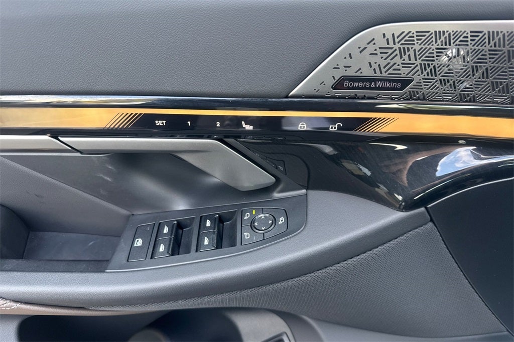 2025 BMW i5 eDrive40