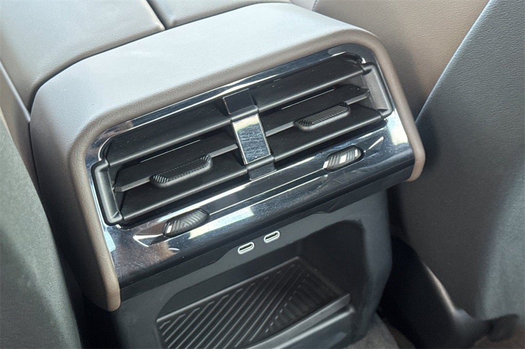 2025 BMW i5 eDrive40