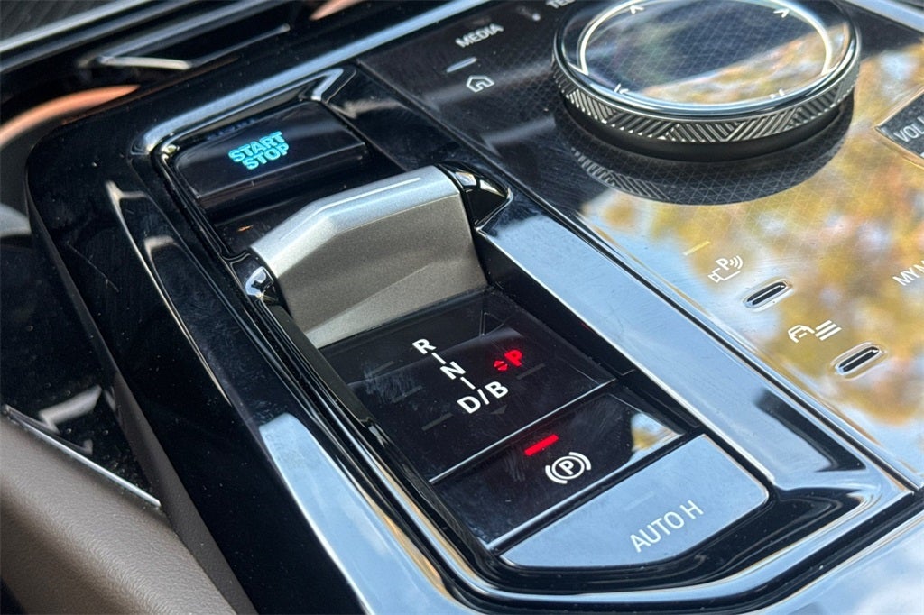 2025 BMW i5 eDrive40