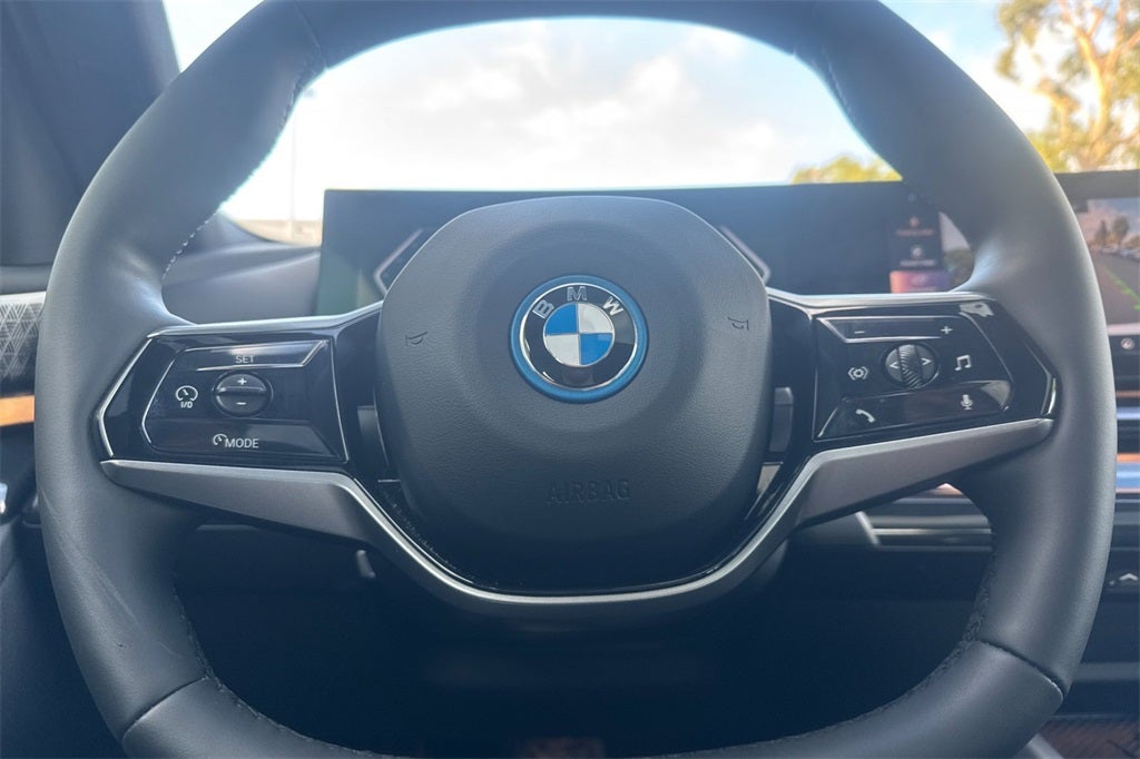 2025 BMW i5 eDrive40