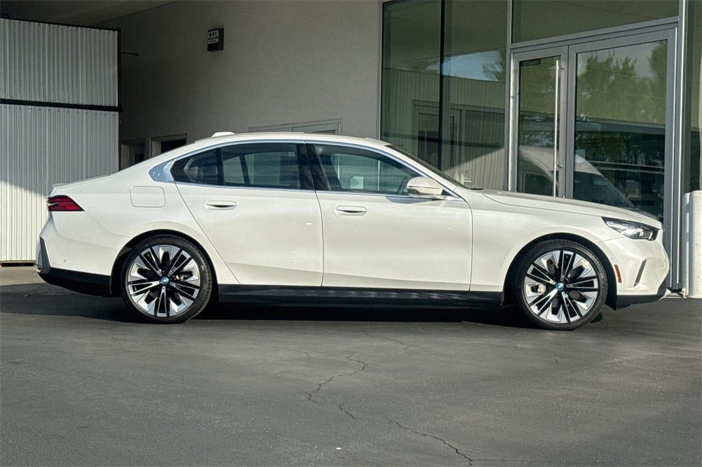 2025 BMW i5 eDrive40