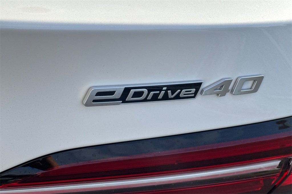 2025 BMW i5 eDrive40