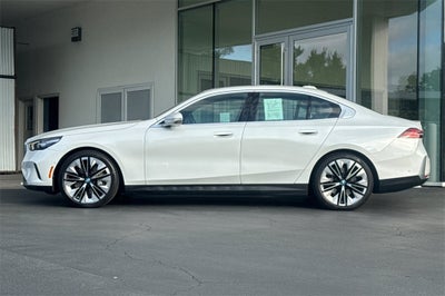 2025 BMW i5 eDrive40