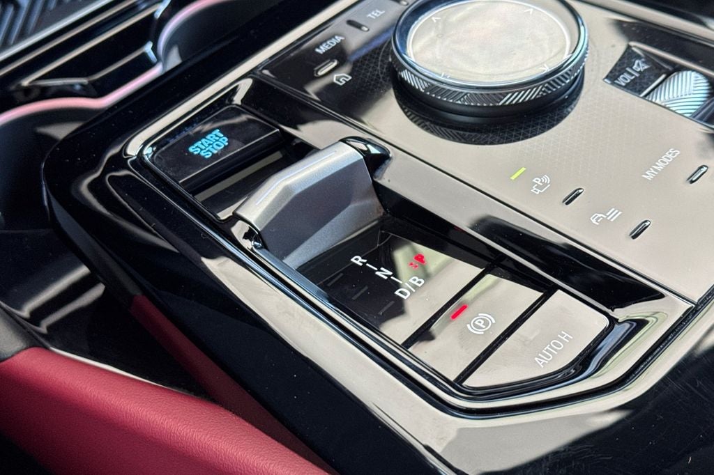 2025 BMW i5 eDrive40