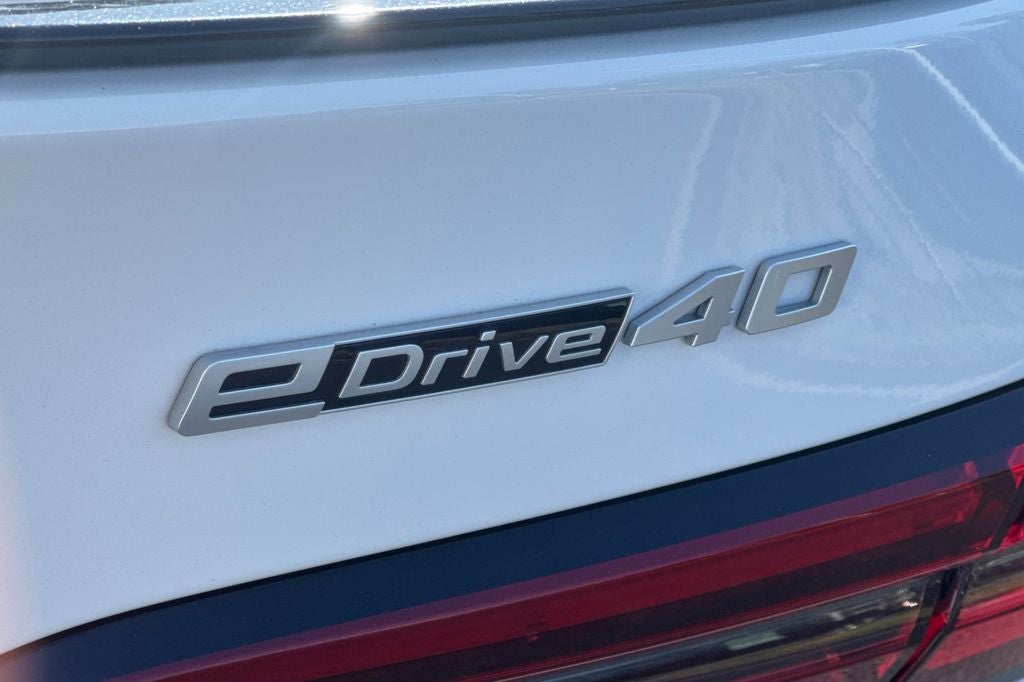 2025 BMW i5 eDrive40