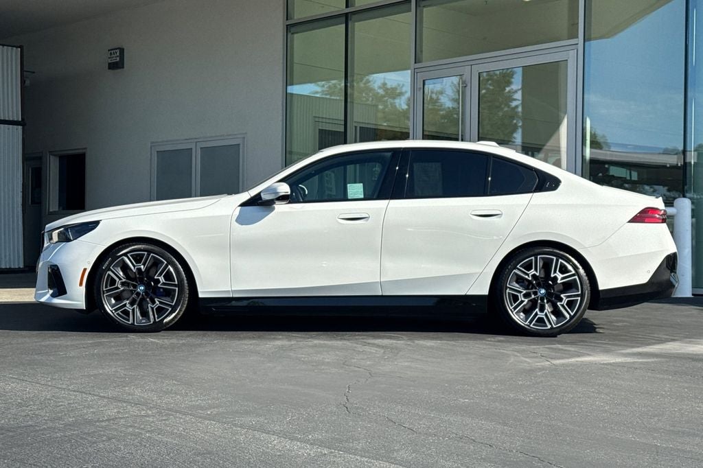 2025 BMW i5 eDrive40