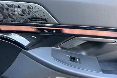 2025 BMW i5 eDrive40