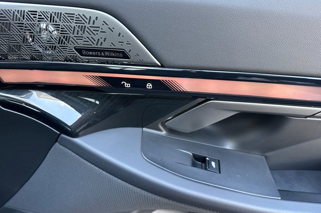 2025 BMW i5 eDrive40