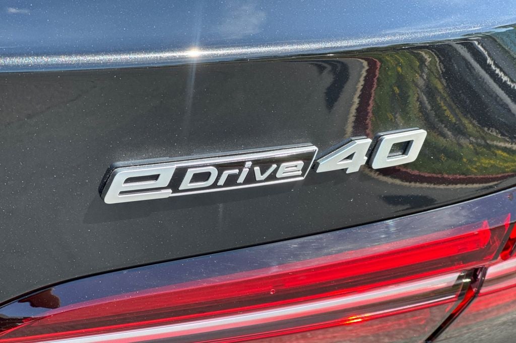 2025 BMW i5 eDrive40