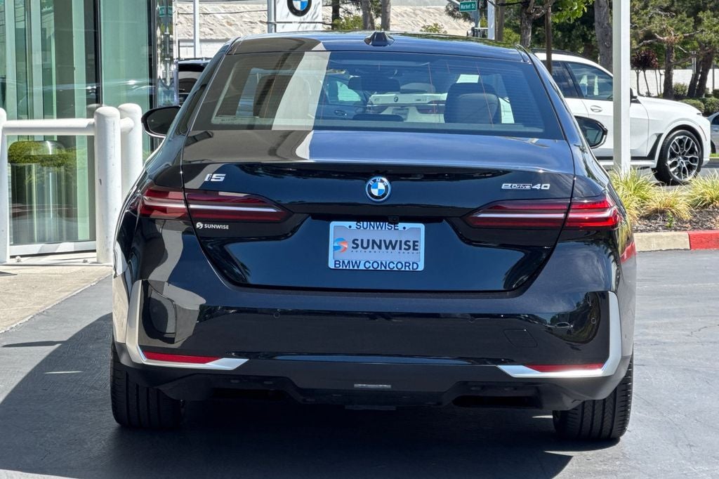 2025 BMW i5 eDrive40