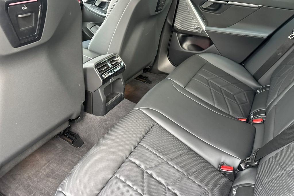 2025 BMW i5 eDrive40