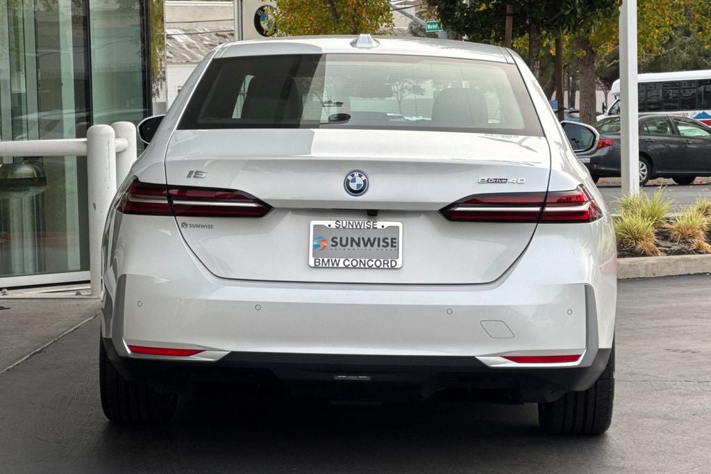 2025 BMW i5 eDrive40