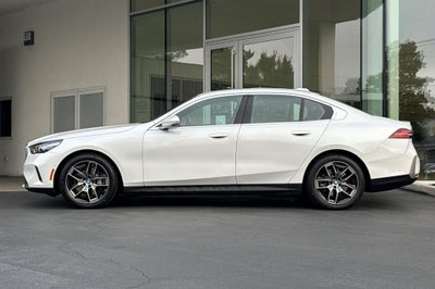 2025 BMW i5 eDrive40