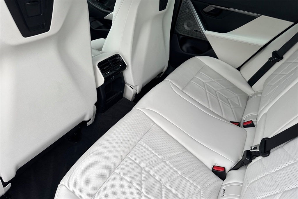 2025 BMW i5 eDrive40