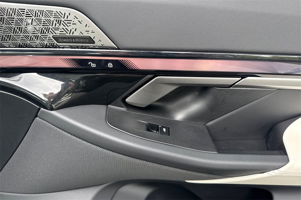 2025 BMW i5 eDrive40