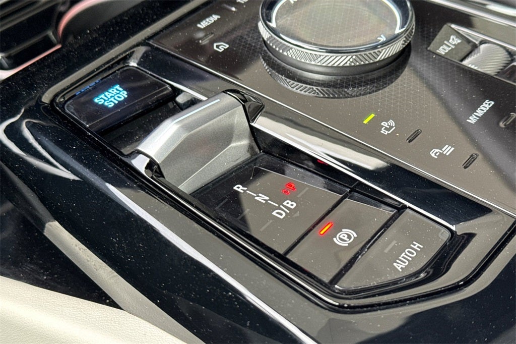 2025 BMW i5 eDrive40