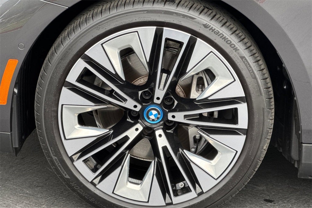 2025 BMW i5 eDrive40