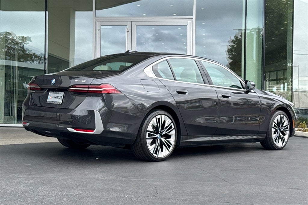 2025 BMW i5 eDrive40