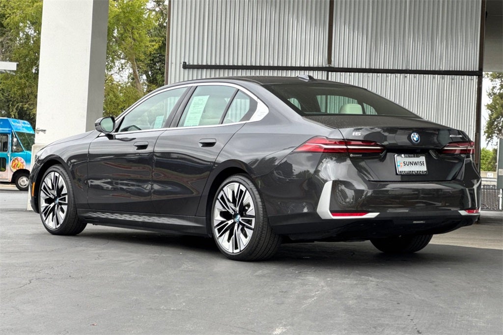 2025 BMW i5 eDrive40