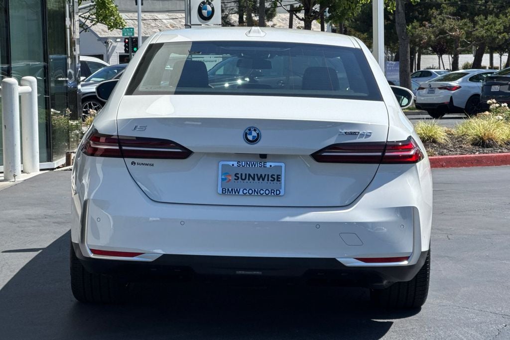 2026 BMW i5 xDrive40
