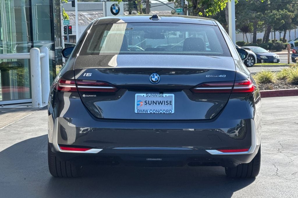 2026 BMW i5 eDrive40