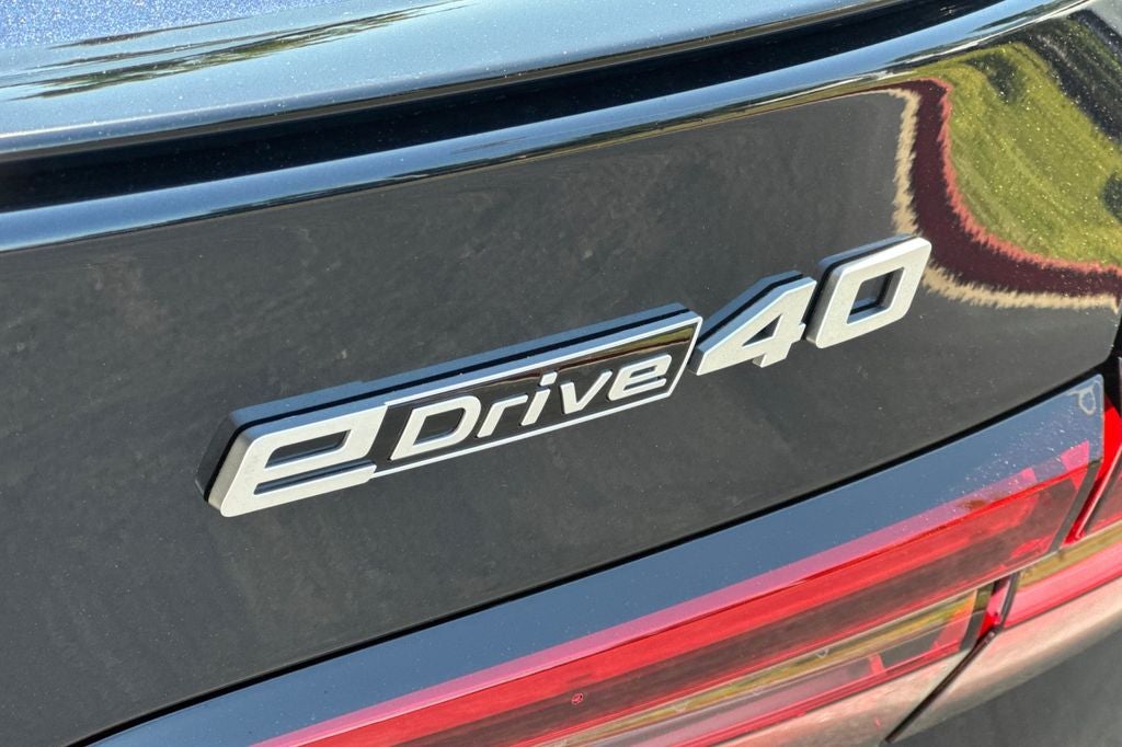 2027 BMW 5 Series i5 edr