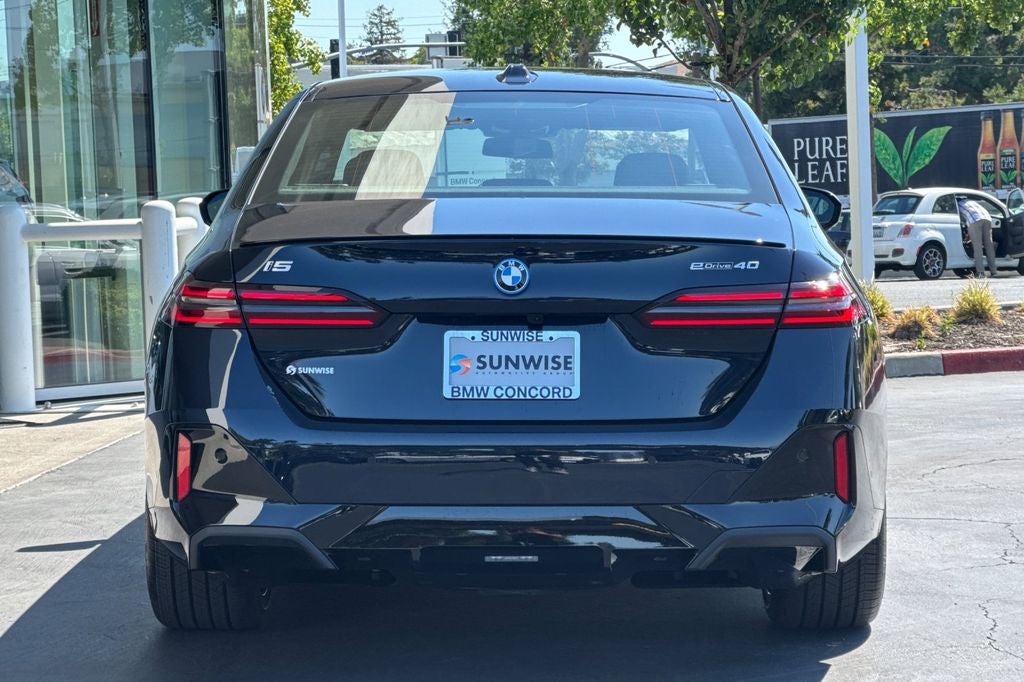 2027 BMW 5 Series i5 edr