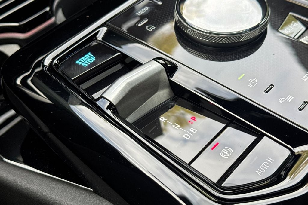 2027 BMW 5 Series i5 edr