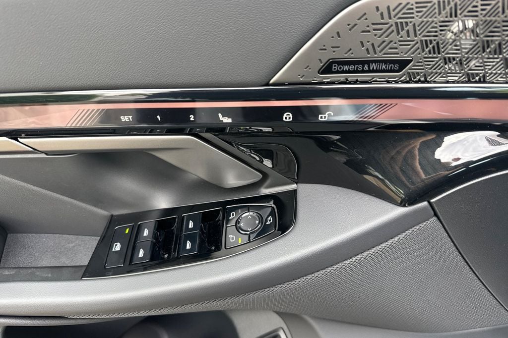 2027 BMW 5 Series i5 edr
