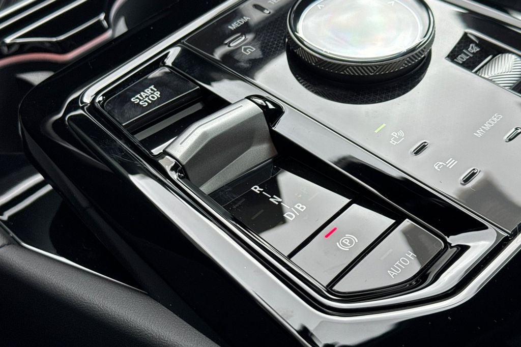 2027 BMW 5 Series i5 edr