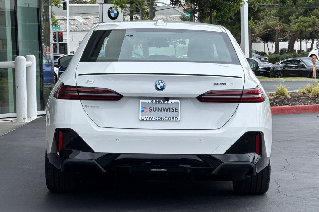 2027 BMW 5 Series i5 edr