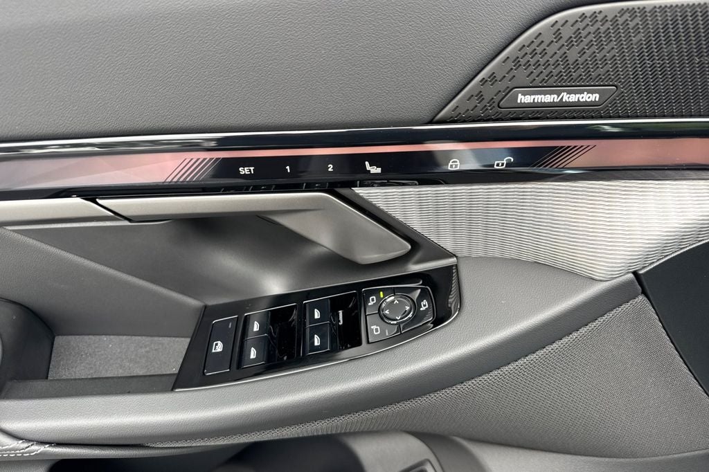2027 BMW 5 Series i5 edr