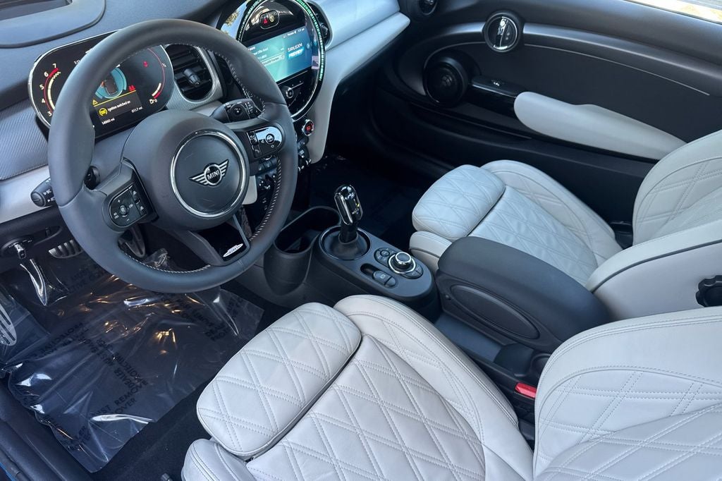 2023 MINI John Cooper Works Iconic