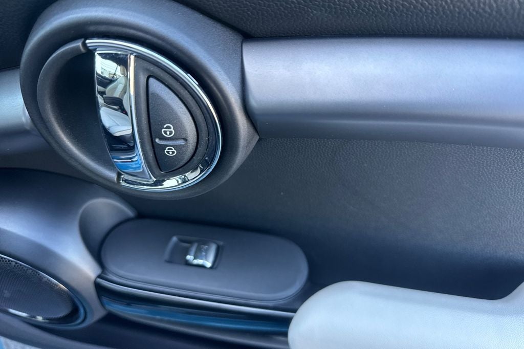 2023 MINI John Cooper Works Iconic