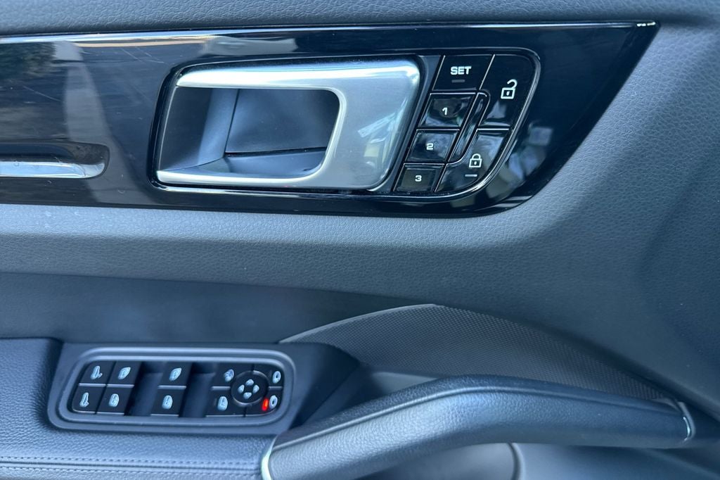 2021 Porsche Cayenne Base