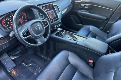 2017 Volvo XC90 T6 Momentum