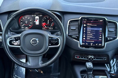 2017 Volvo XC90 T6 Momentum