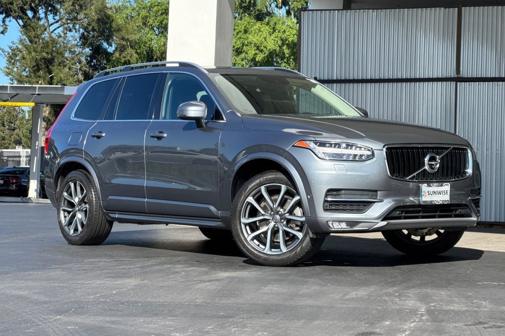 2017 Volvo XC90 T6 Momentum
