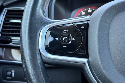 2017 Volvo XC90 T6 Momentum