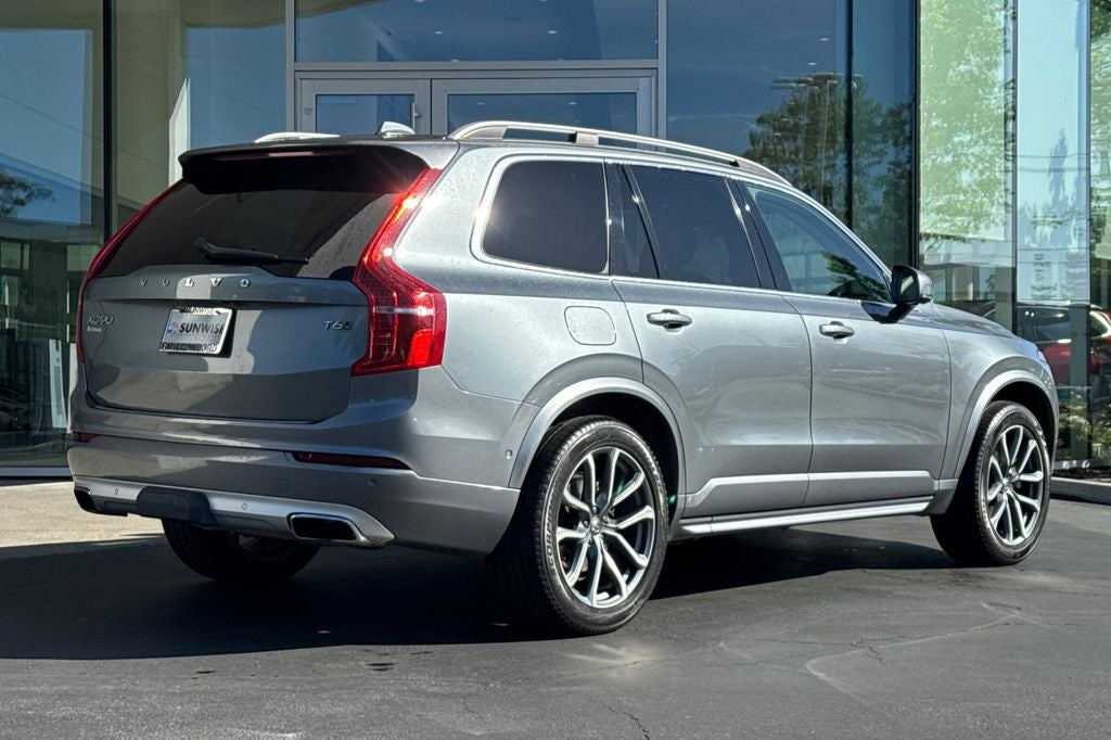 2017 Volvo XC90 T6 Momentum