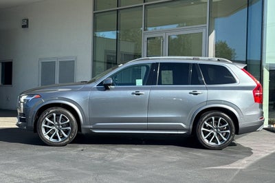 2017 Volvo XC90 T6 Momentum