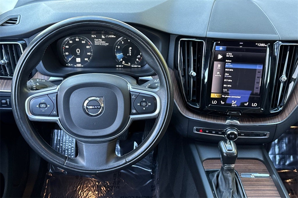 2021 Volvo XC60 T6 Momentum