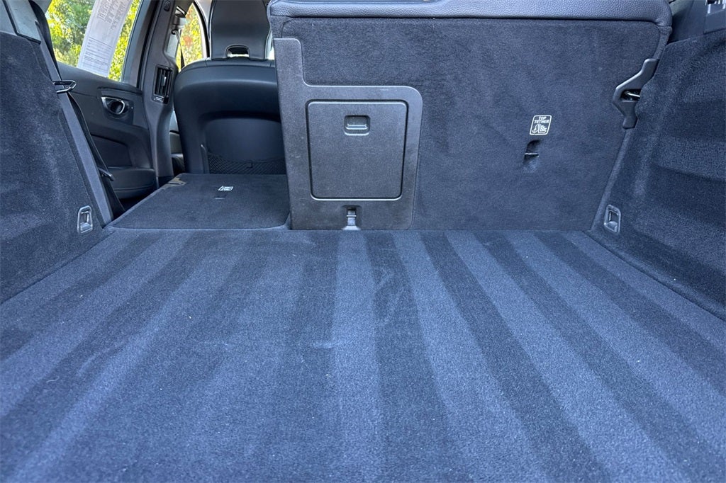 2021 Volvo XC60 T6 Momentum