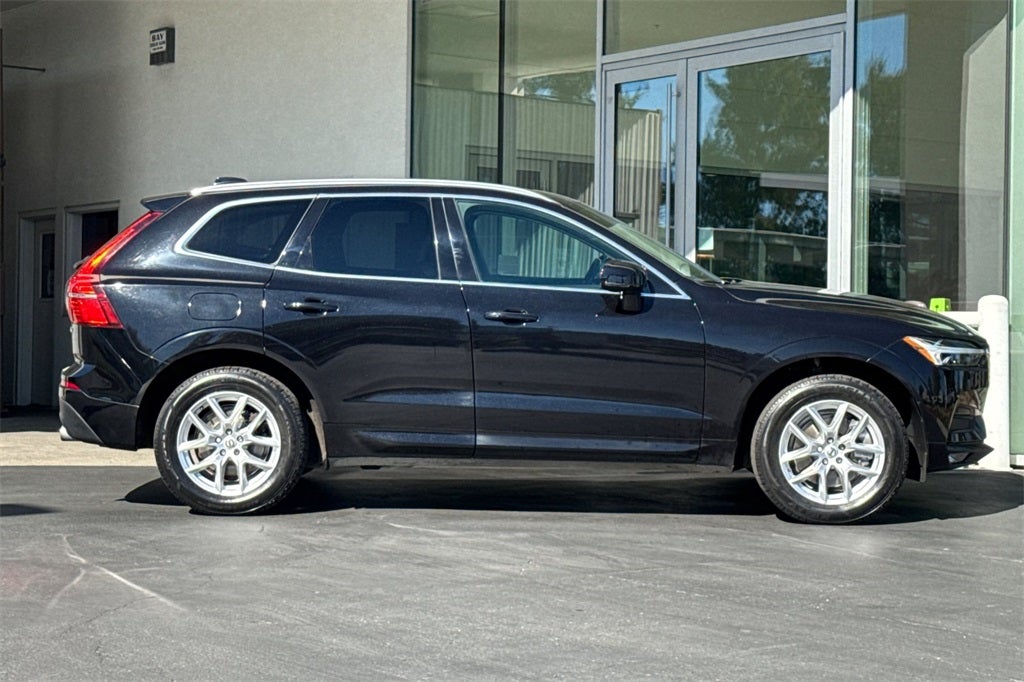 2021 Volvo XC60 T6 Momentum