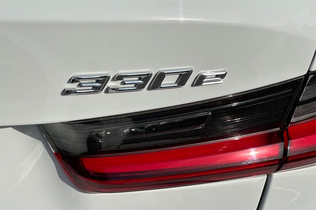 2023 BMW 3 Series 330e iPerformance